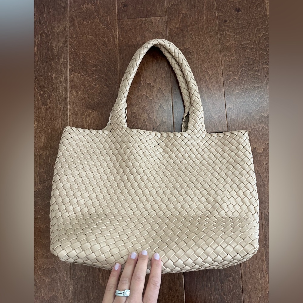 Woven tote bag